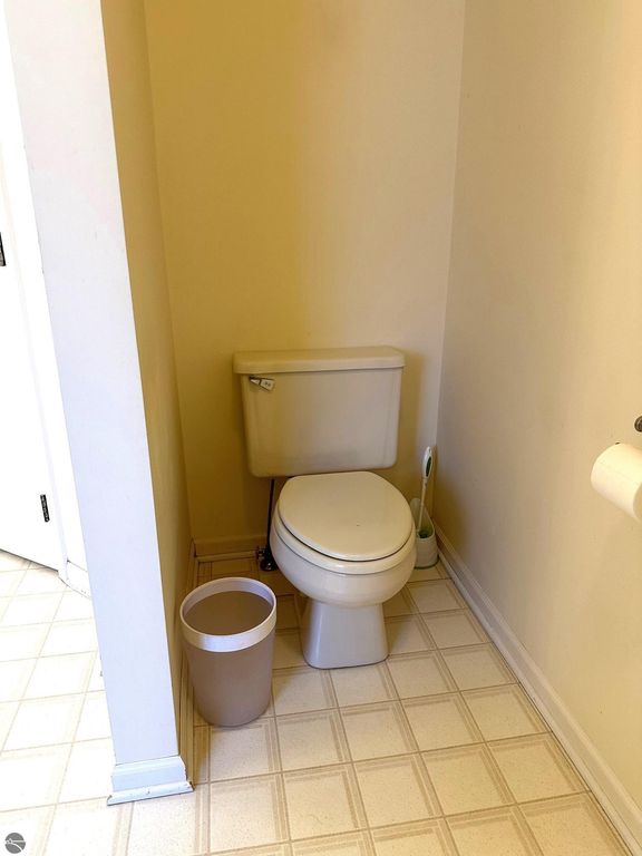 Image 20 of property listing at 1511 Eastpointe Drive, Mt Pleasant, MI 48858