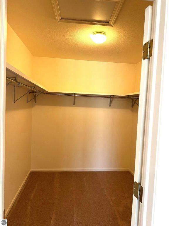 Image 24 of property listing at 1511 Eastpointe Drive, Mt Pleasant, MI 48858