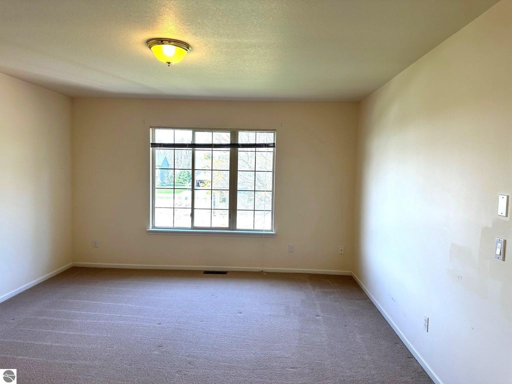 Image 25 of property listing at 1511 Eastpointe Drive, Mt Pleasant, MI 48858