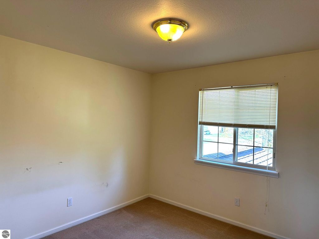 Image 28 of property listing at 1511 Eastpointe Drive, Mt Pleasant, MI 48858