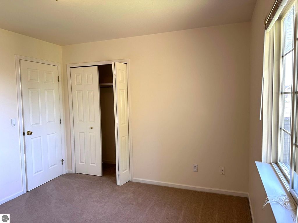 Image 31 of property listing at 1511 Eastpointe Drive, Mt Pleasant, MI 48858