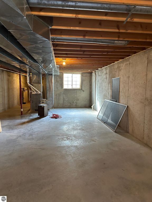 Image 45 of property listing at 1511 Eastpointe Drive, Mt Pleasant, MI 48858