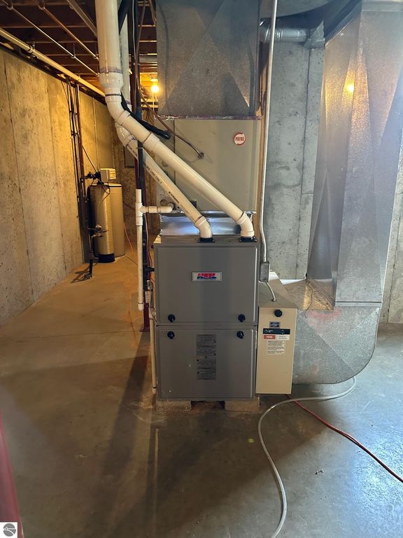 Image 46 of property listing at 1511 Eastpointe Drive, Mt Pleasant, MI 48858