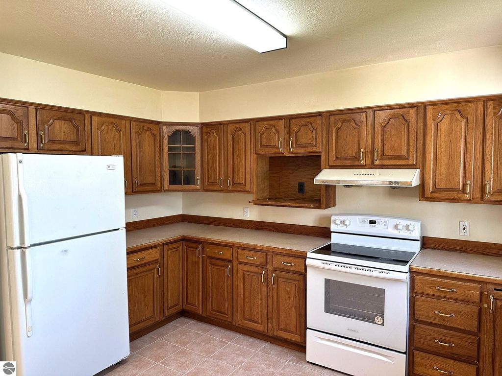 Image 8 of property listing at 1511 Eastpointe Drive, Mt Pleasant, MI 48858