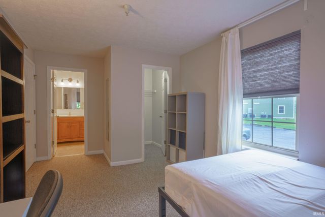 3200 E John Hinkle Pl Apt C, Bloomington, IN 47408