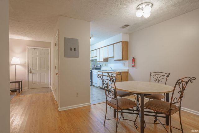 3200 E John Hinkle Pl Apt C, Bloomington, IN 47408