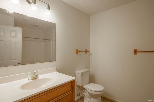 3200 E John Hinkle Pl Apt C, Bloomington, IN 47408