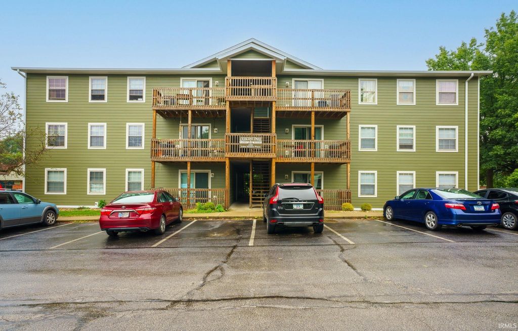 3200 E John Hinkle Pl Apt C, Bloomington, IN 47408