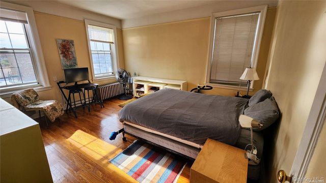 4 Maple Drive 6H, Great Neck, NY 11021