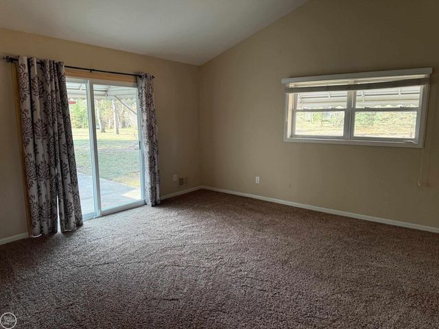 1460 Gravel Ridge Drive, Rochester Hills, MI 48307