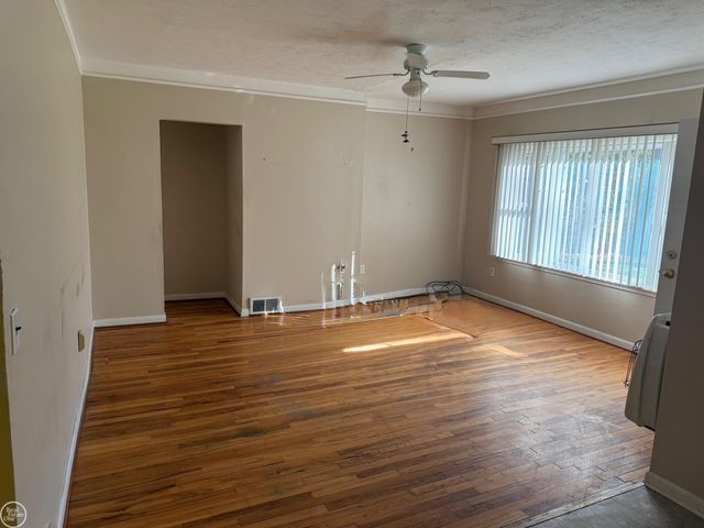 1460 Gravel Ridge Drive, Rochester Hills, MI 48307