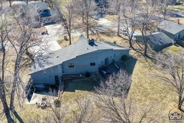 7600 SW Oxfordshire RD, Topeka, KS 66614