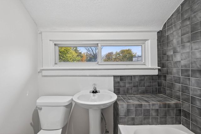 1181 Raymond Avenue, Saint Paul, MN 55108