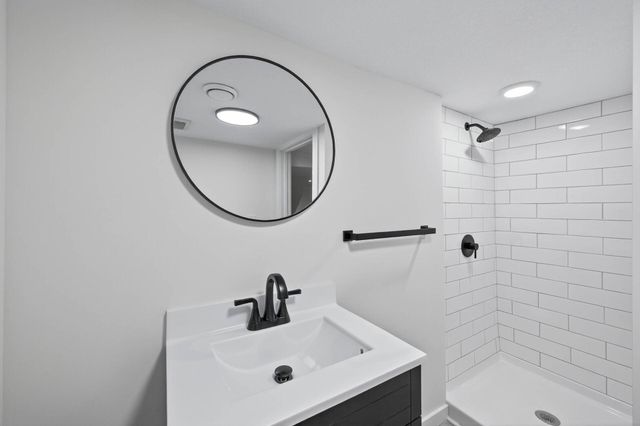 1181 Raymond Avenue, Saint Paul, MN 55108