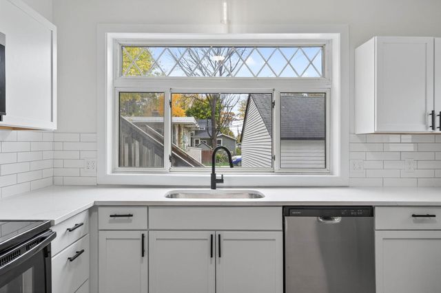 1181 Raymond Avenue, Saint Paul, MN 55108