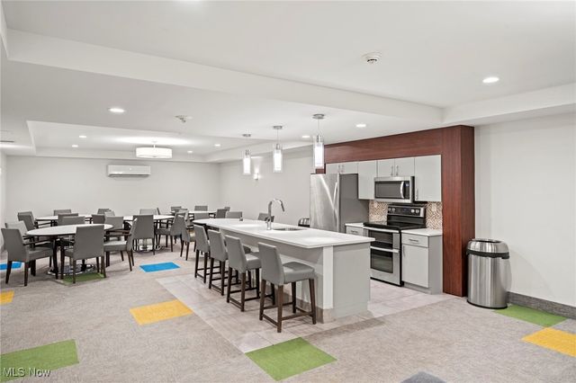 12900 Lake Avenue 710, Lakewood, OH 44107