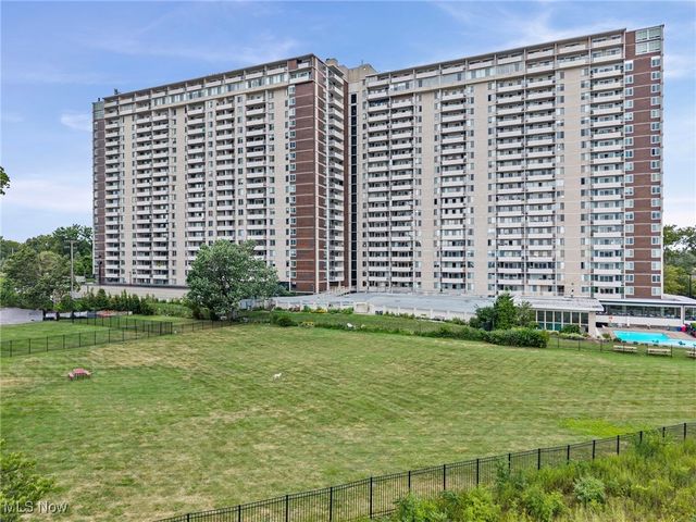 12900 Lake Avenue 710, Lakewood, OH 44107