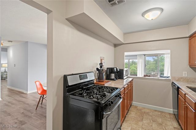 12900 Lake Avenue 710, Lakewood, OH 44107