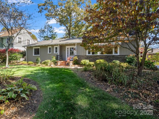 1618 Kensington Road, Hendersonville, NC 28791
