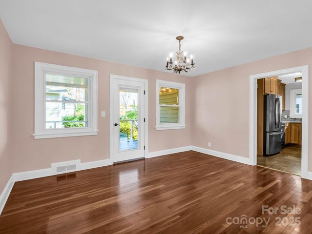 1618 Kensington Road, Hendersonville, NC 28791