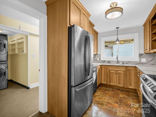 1618 Kensington Road, Hendersonville, NC 28791