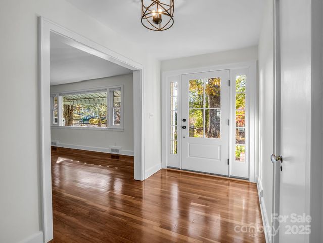 1618 Kensington Road, Hendersonville, NC 28791