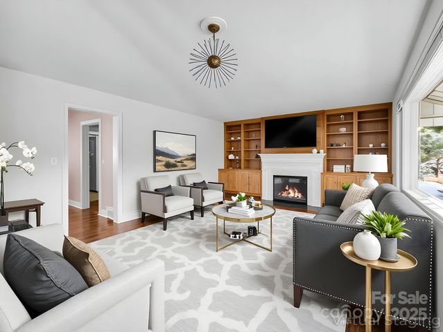 1618 Kensington Road, Hendersonville, NC 28791