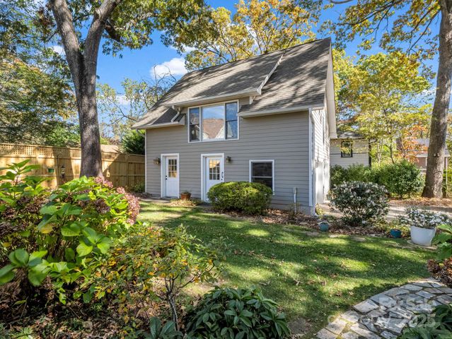 1618 Kensington Road, Hendersonville, NC 28791