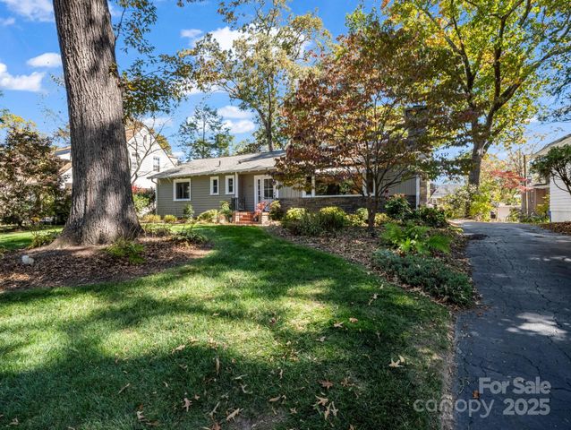 1618 Kensington Road, Hendersonville, NC 28791