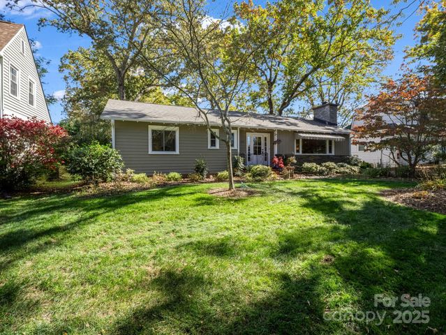 1618 Kensington Road, Hendersonville, NC 28791