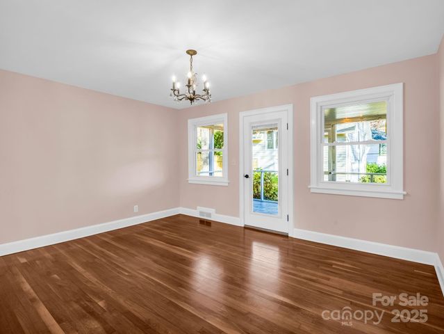 1618 Kensington Road, Hendersonville, NC 28791