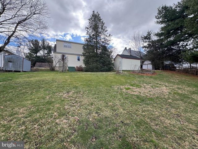 86 VILLAGE DR, Mountville, PA 17554