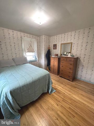 86 VILLAGE DR, Mountville, PA 17554