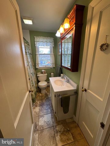 86 VILLAGE DR, Mountville, PA 17554