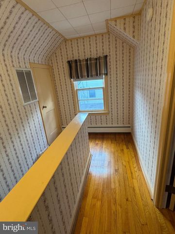 86 VILLAGE DR, Mountville, PA 17554