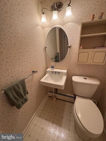 86 VILLAGE DR, Mountville, PA 17554