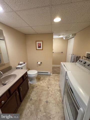 86 VILLAGE DR, Mountville, PA 17554