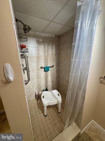 86 VILLAGE DR, Mountville, PA 17554