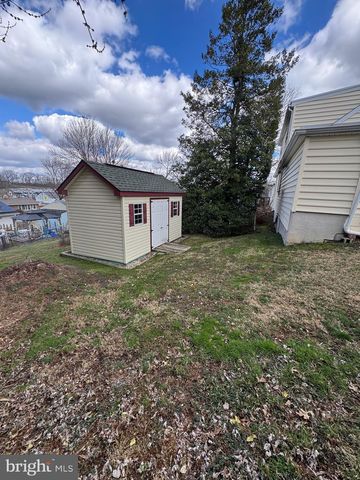 86 VILLAGE DR, Mountville, PA 17554