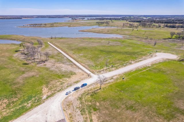 220 Lakeshore Lane, Windom, TX 75492