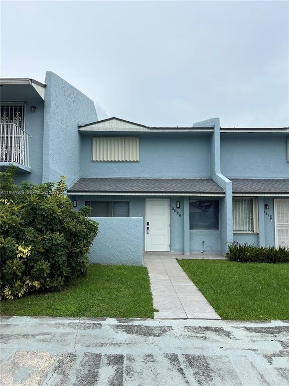 3826 SW 107th Avenue 22, Miami, FL 33165