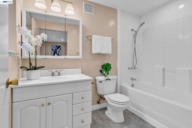 4628 Fieldbrook Rd, Oakland, CA 94619