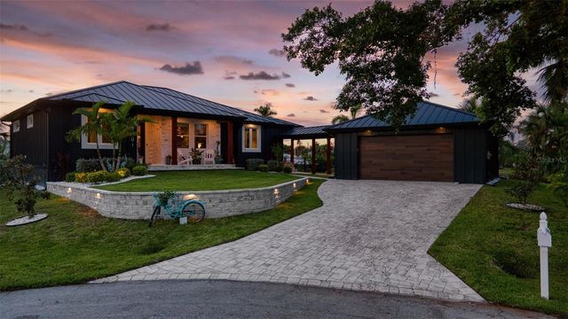 3001 BANYAN WAY, Punta Gorda, FL 33950