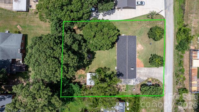 3246 21st Avenue NE, Hickory, NC 28601