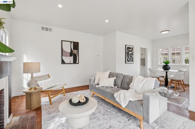 1856 Almond Ave, Walnut Creek, CA 94596