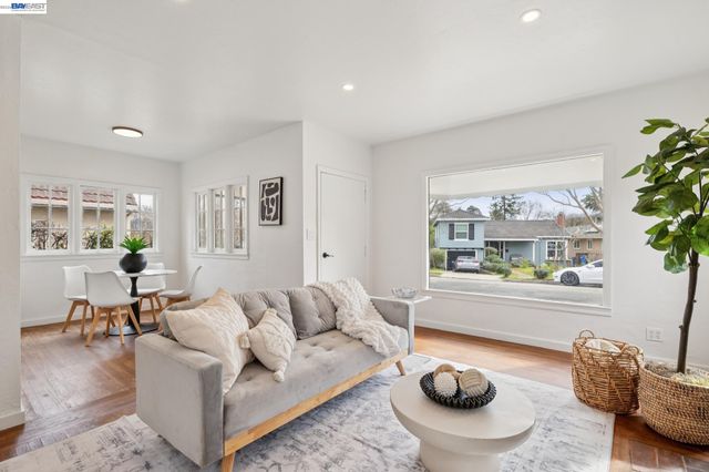 1856 Almond Ave, Walnut Creek, CA 94596