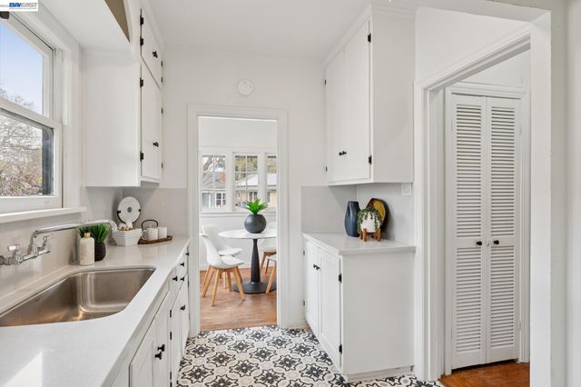 1856 Almond Ave, Walnut Creek, CA 94596