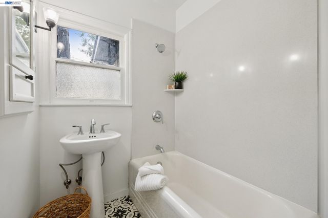 1856 Almond Ave, Walnut Creek, CA 94596