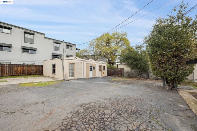 1856 Almond Ave, Walnut Creek, CA 94596