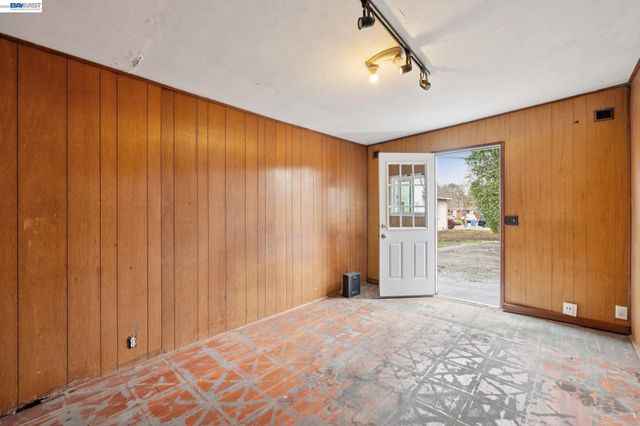 1856 Almond Ave, Walnut Creek, CA 94596